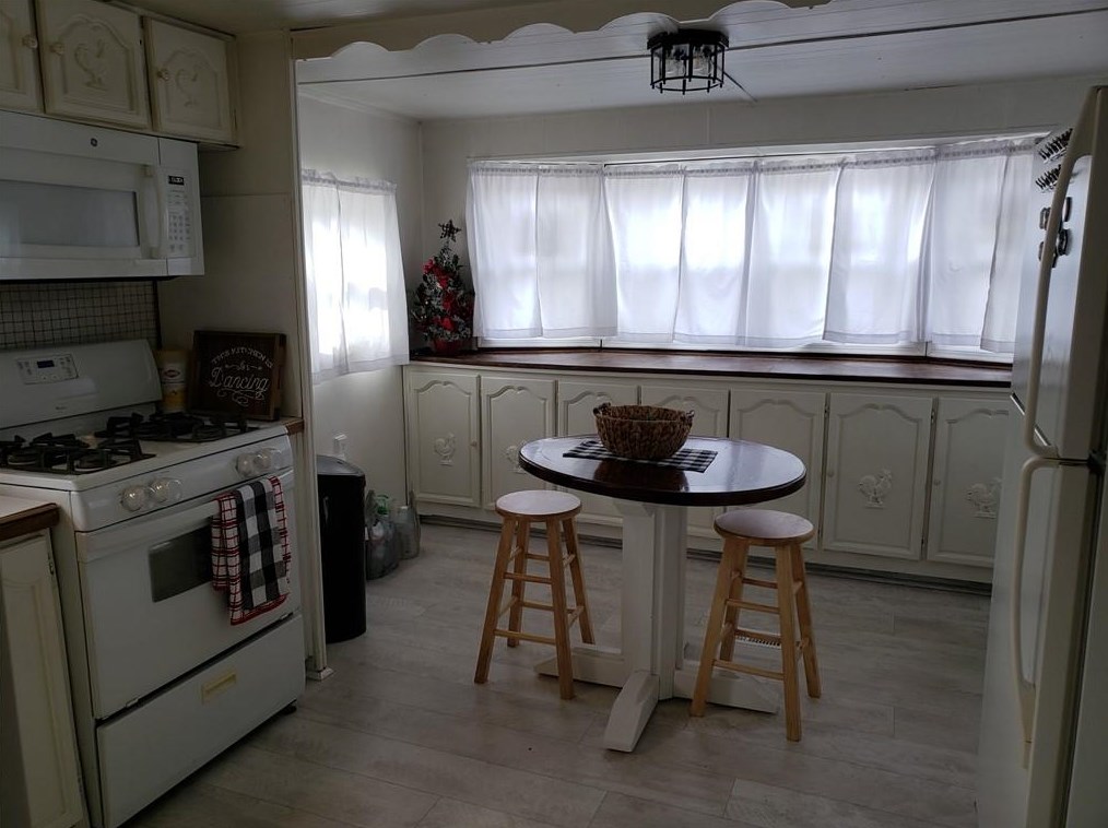 31 Park Ln, Coventry, RI 02816