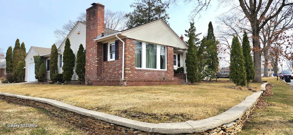25 Stanley St, North Providence, RI 02904