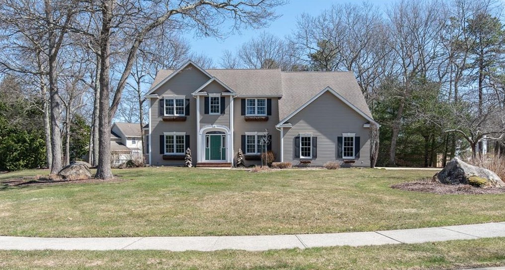 6 White Oak Ct, Coventry, RI 02816
