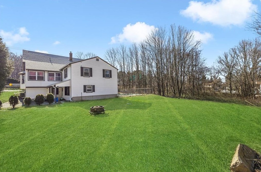 840 Eddie Dowling Hwy, North Smithfield RI  02896-8209 exterior