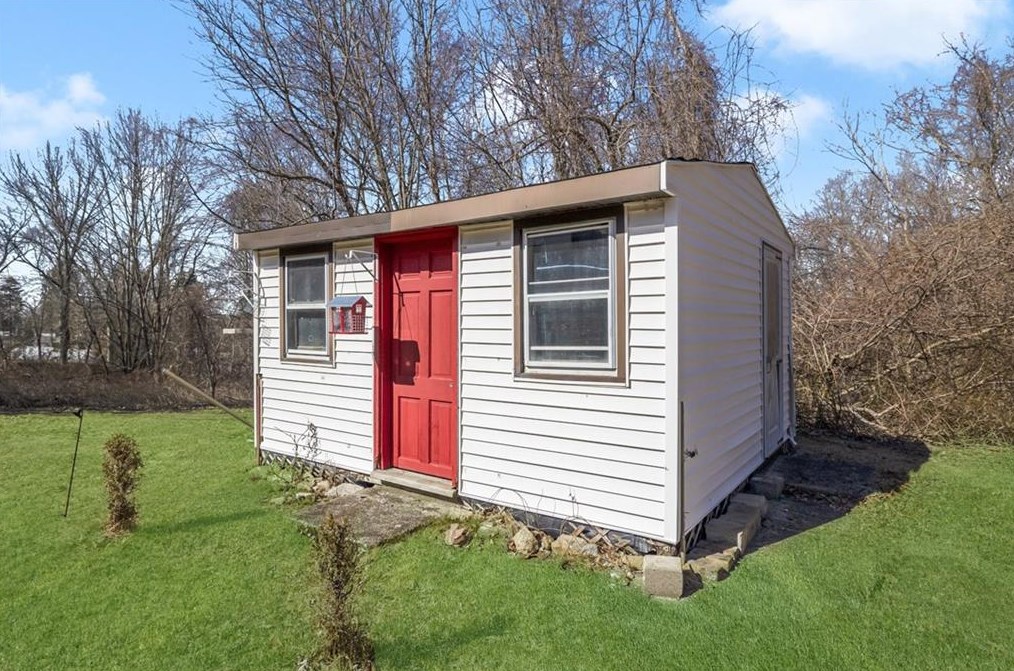 840 Eddie Dowling Hwy, North Smithfield RI  02896-8209 exterior