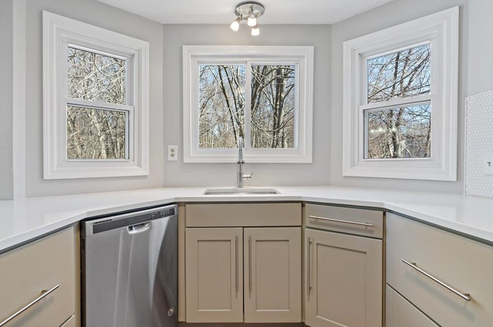 46 Knoll Pl #c, Providence, RI 02904