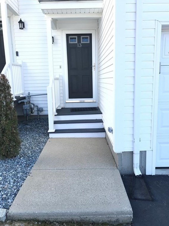 572 Smithfield Rd #13, Providence, RI 02904
