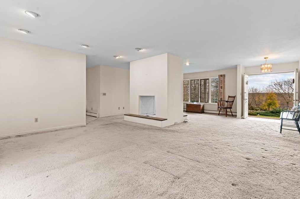 175 Woodville Alton Rd, Richmond RI  02832-2421 exterior