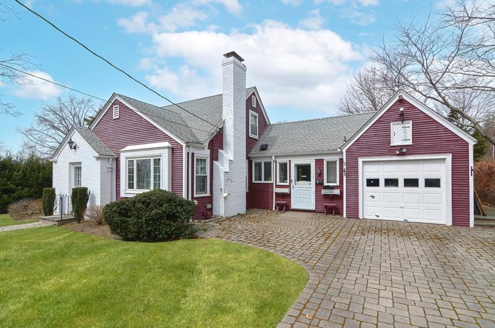 64 Orchard Dr, Cranston, RI 02920