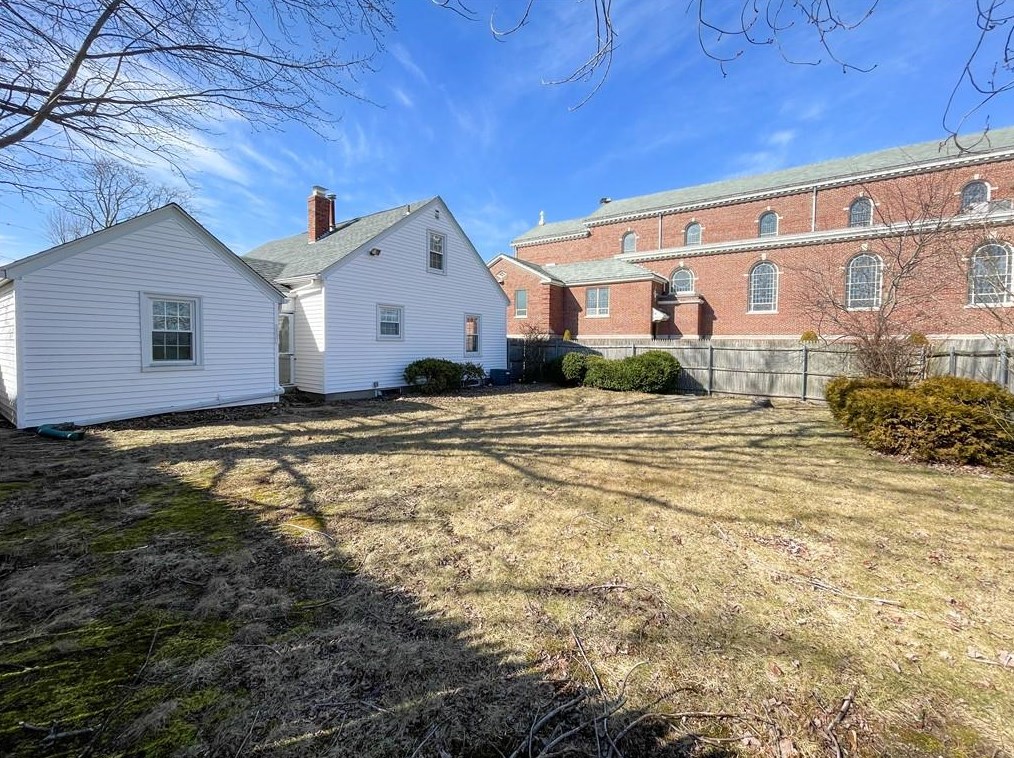 160 Williston Way, Pawtucket, RI 02861-3835