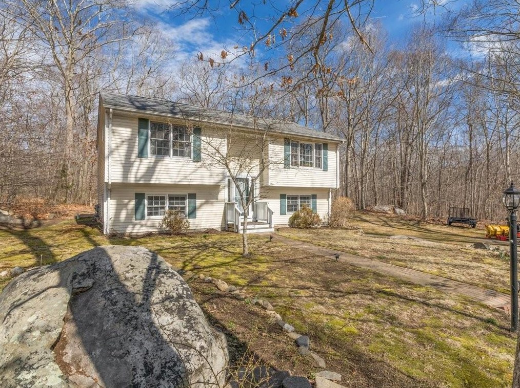 90 Red Maple Terrace, North Kingstown, RI 02852