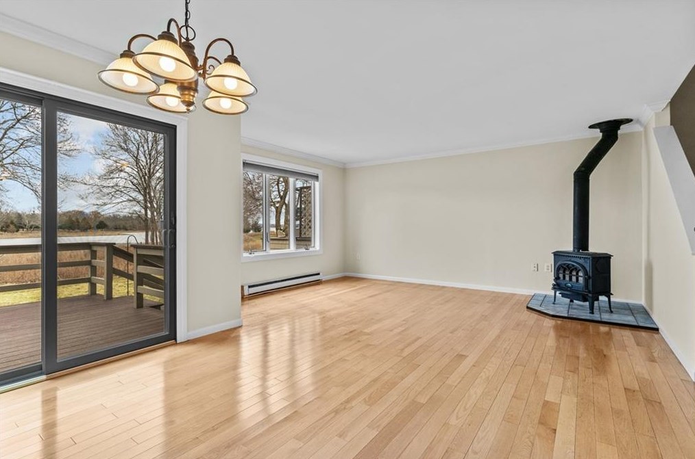 200 Fishing Cove Rd, North Kingstown, RI 02852