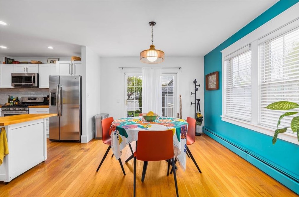 95 Oakland Ave, Cranston RI  02910-4514 exterior