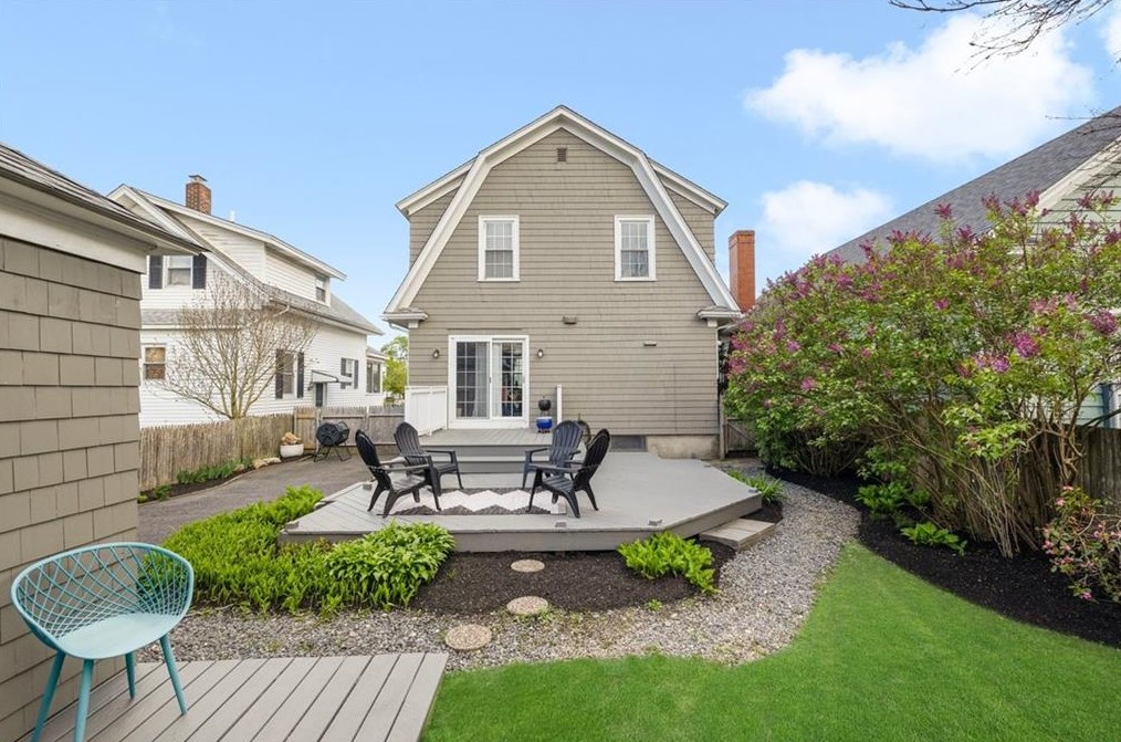 95 Oakland Ave, Cranston RI  02910-4514 exterior