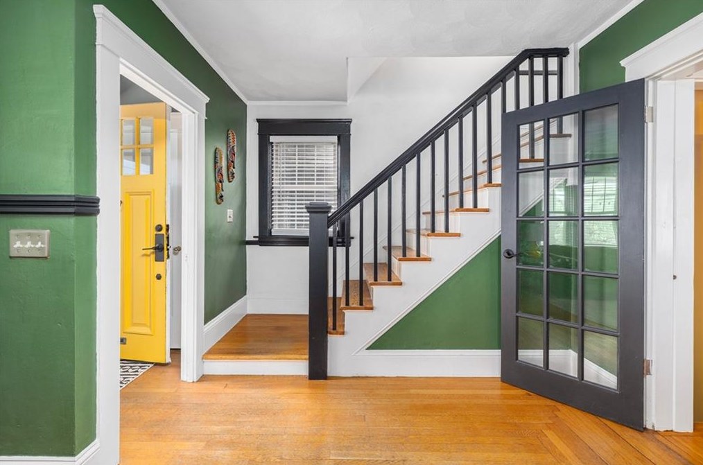 95 Oakland Ave, Cranston RI  02910-4514 exterior