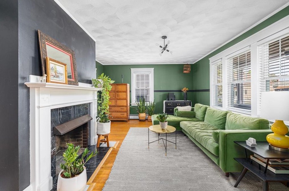 95 Oakland Ave, Cranston RI  02910-4514 exterior