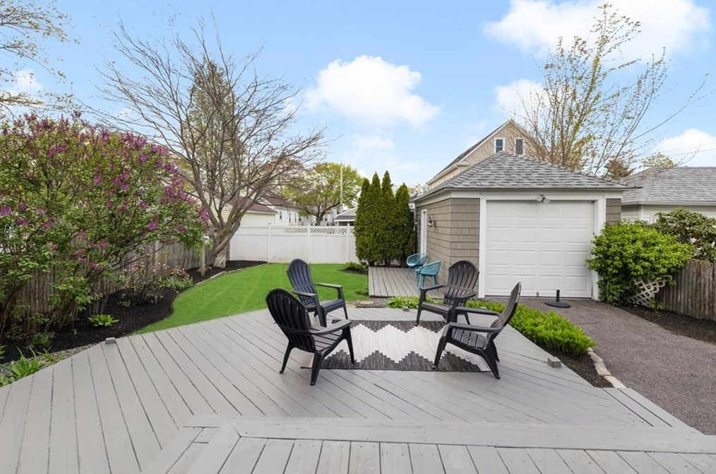 95 Oakland Ave, Cranston RI  02910-4514 exterior