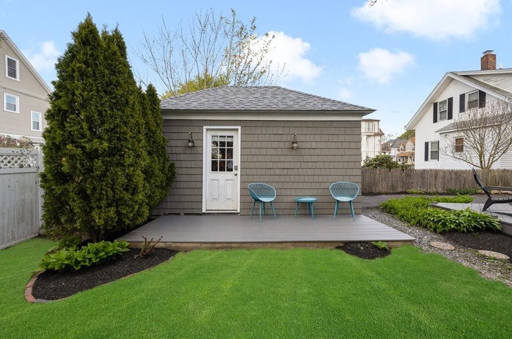 95 Oakland Ave, Cranston RI  02910-4514 exterior