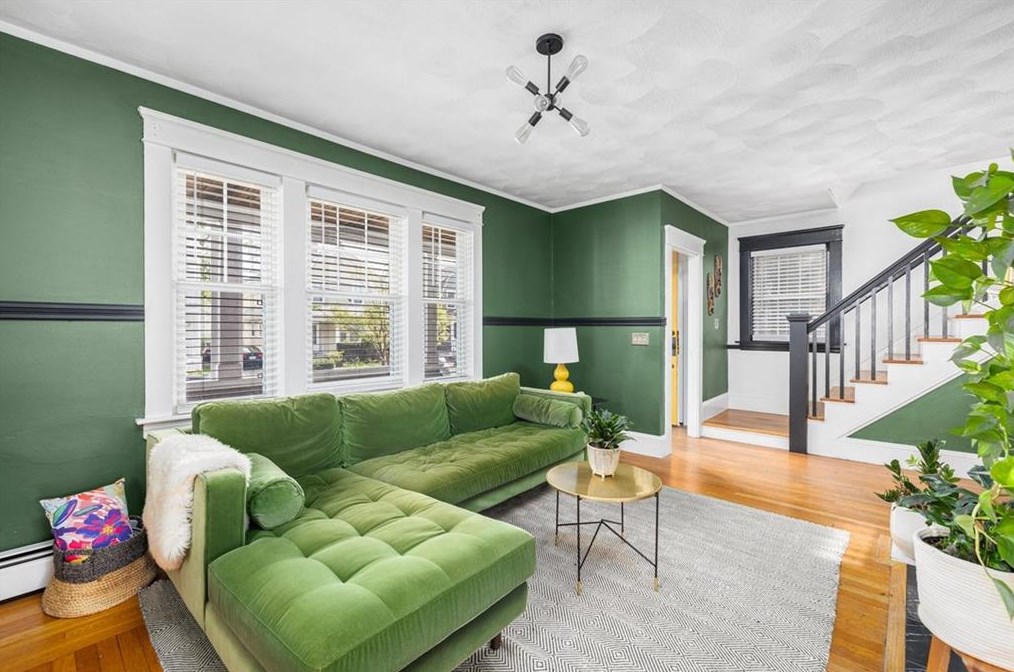 95 Oakland Ave, Cranston RI  02910-4514 exterior