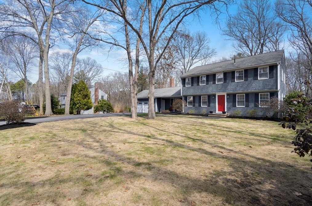 65 Pinecrest Dr, North Kingstown, RI 02852