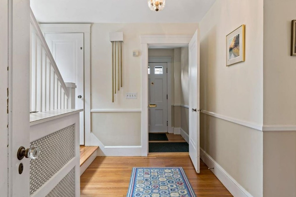 124 Woodbine St, Providence, RI 02906