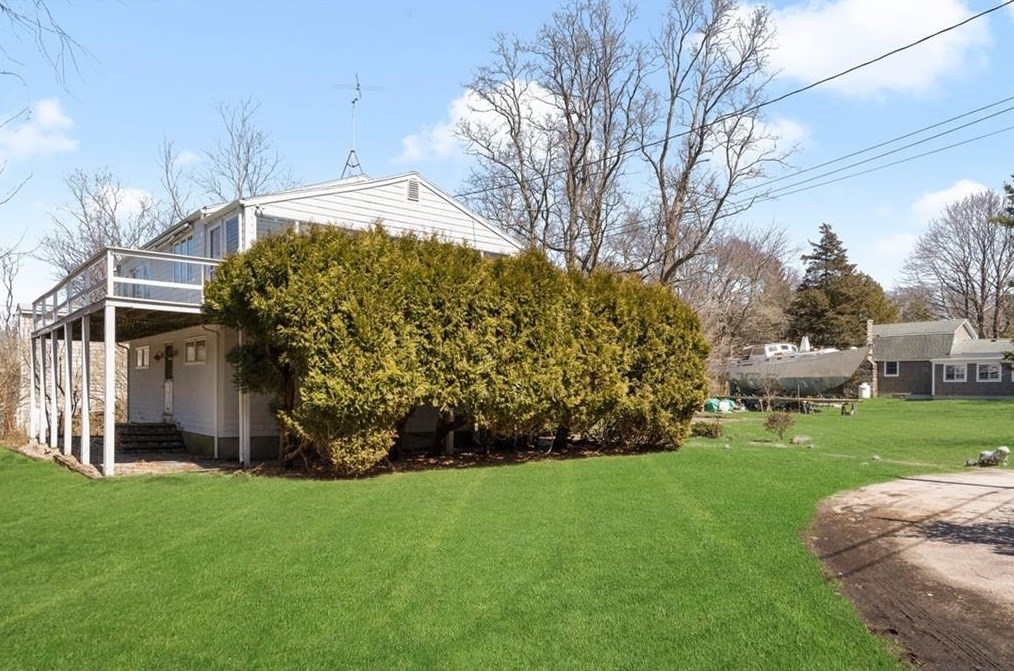 10 Buoy St, Jamestown, RI 02835