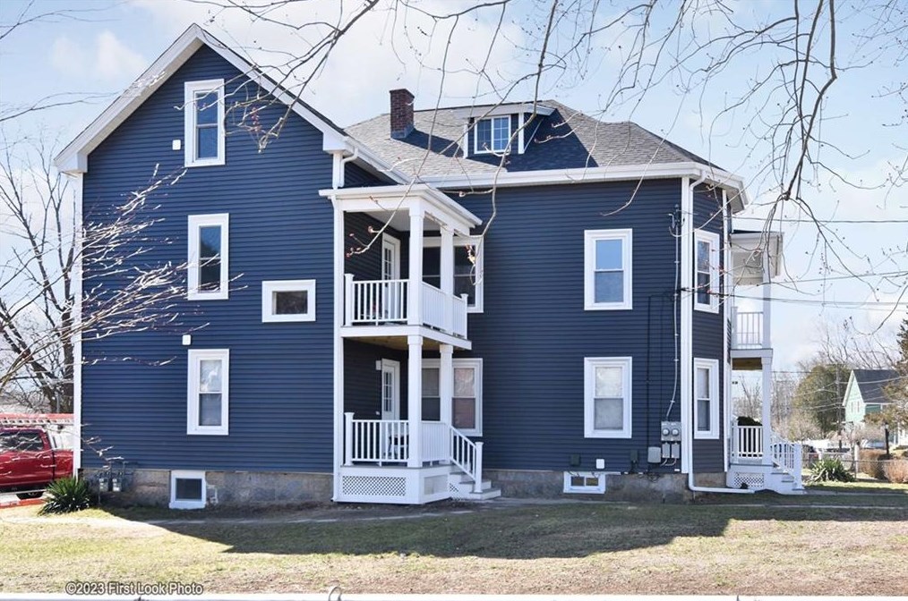 84 Asylum St, Woonsocket, RI 02895