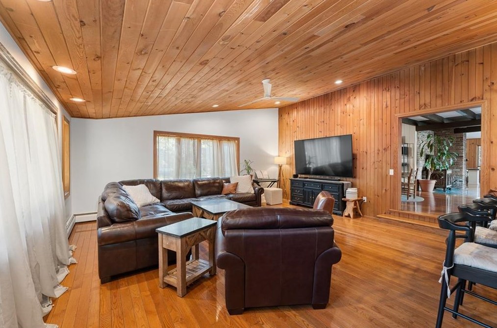 100 Foster Center Rd, Scituate RI  02825-1327 exterior