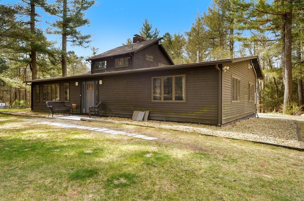 100 Foster Center Rd, Scituate RI  02825-1327 exterior