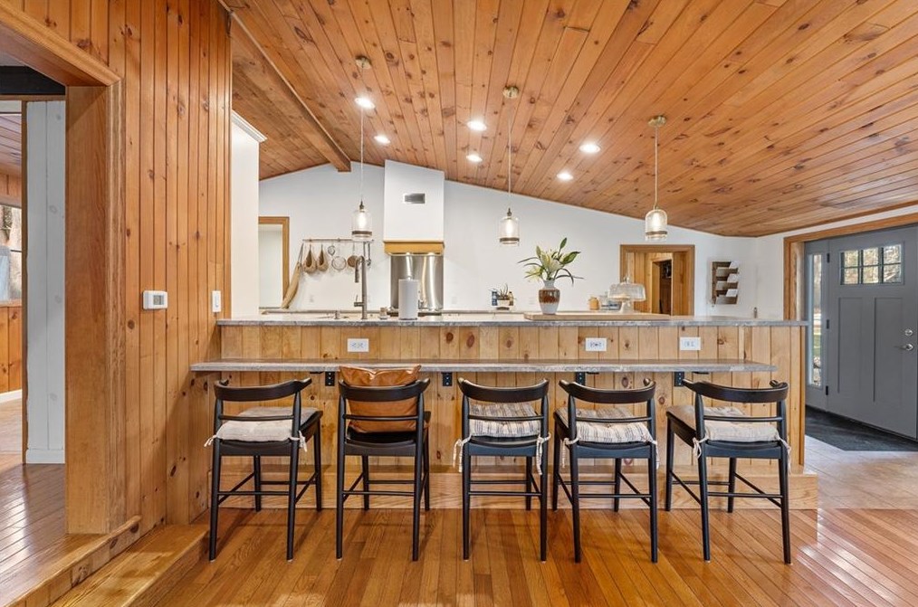 100 Foster Center Rd, Scituate RI  02825-1327 exterior