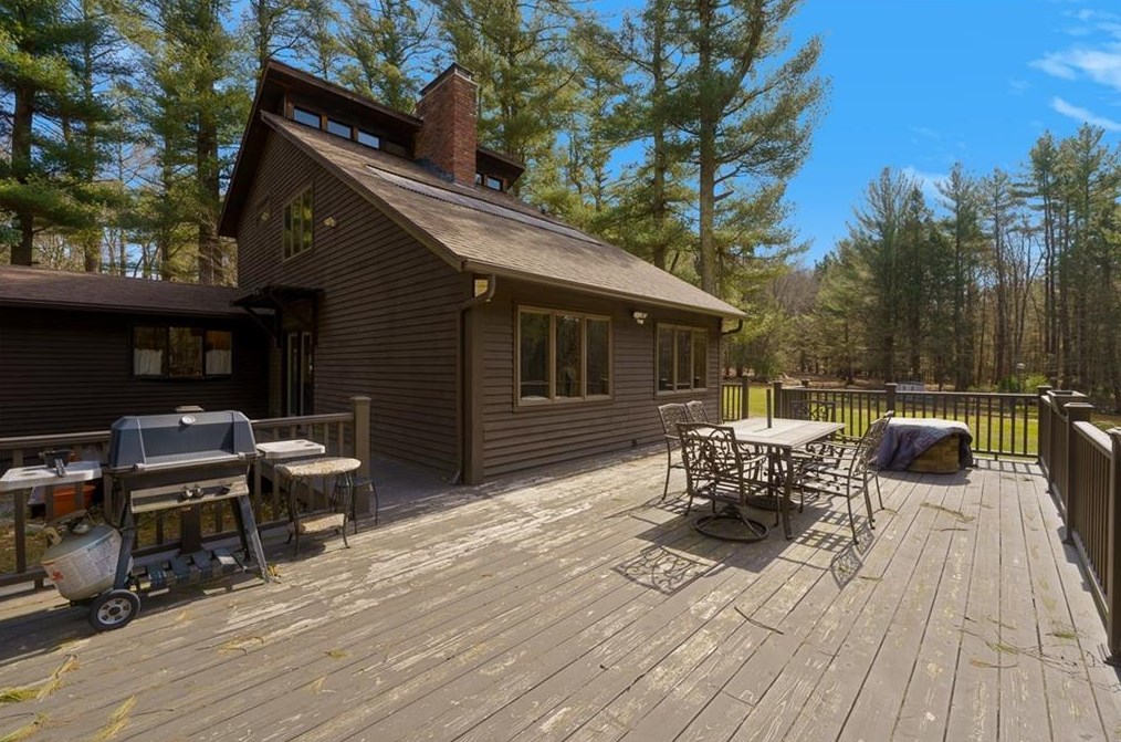 100 Foster Center Rd, Scituate RI  02825-1327 exterior