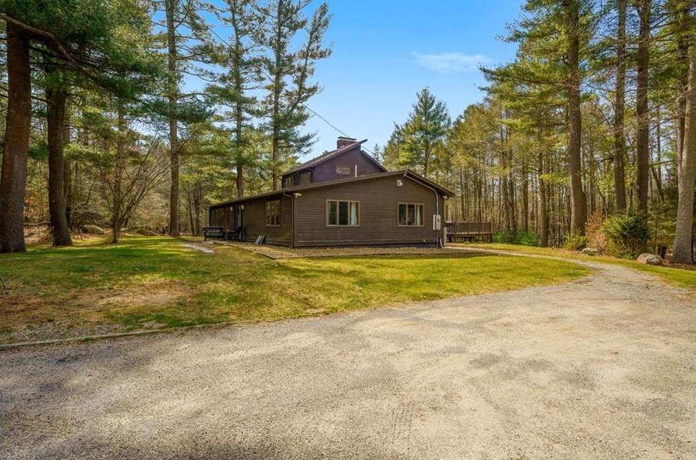 100 Foster Center Rd, Scituate RI  02825-1327 exterior