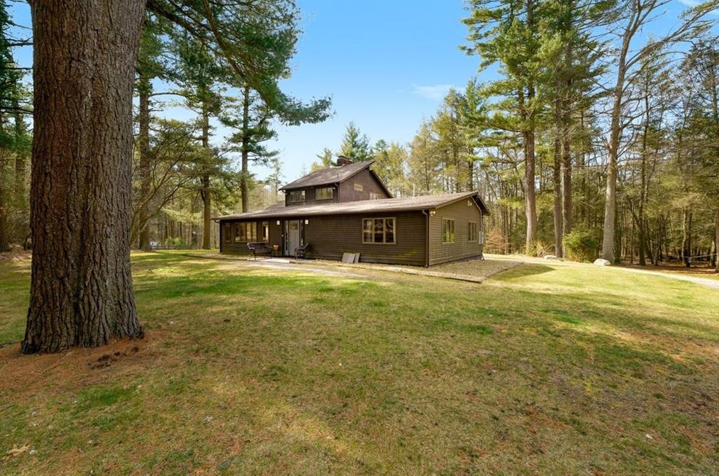 100 Foster Center Rd, Scituate RI  02825-1327 exterior