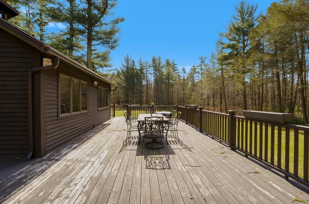 100 Foster Center Rd, Scituate RI  02825-1327 exterior