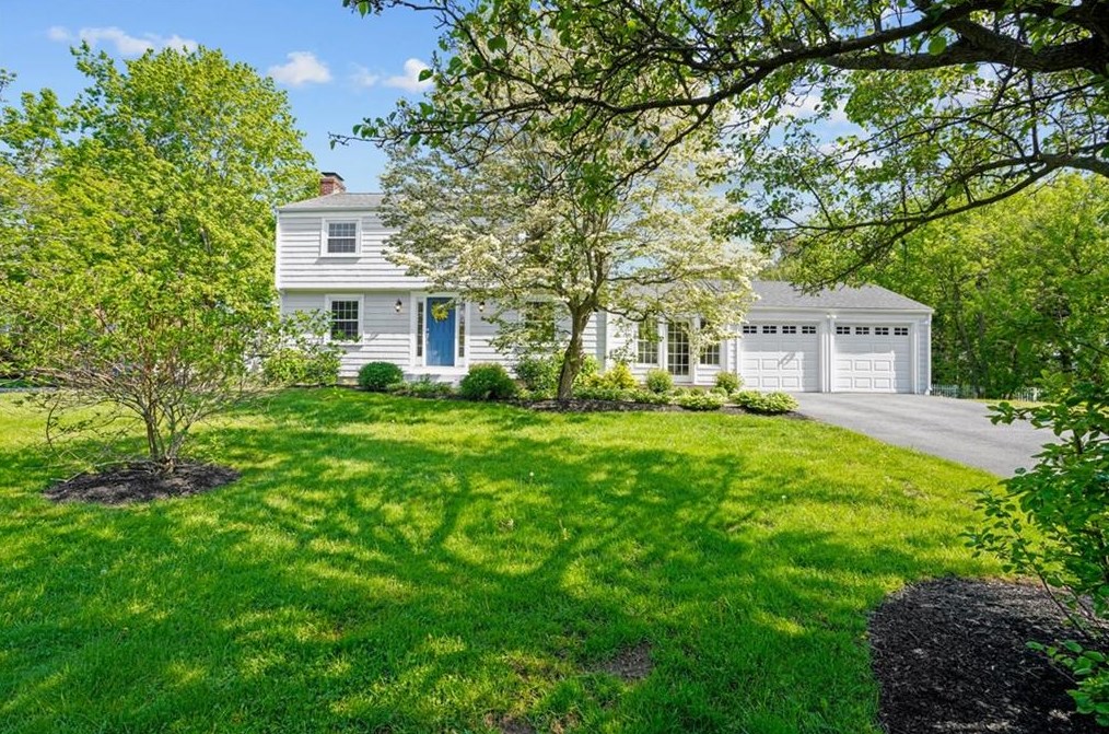 31 Ferry Ln, Barrington, RI 02806