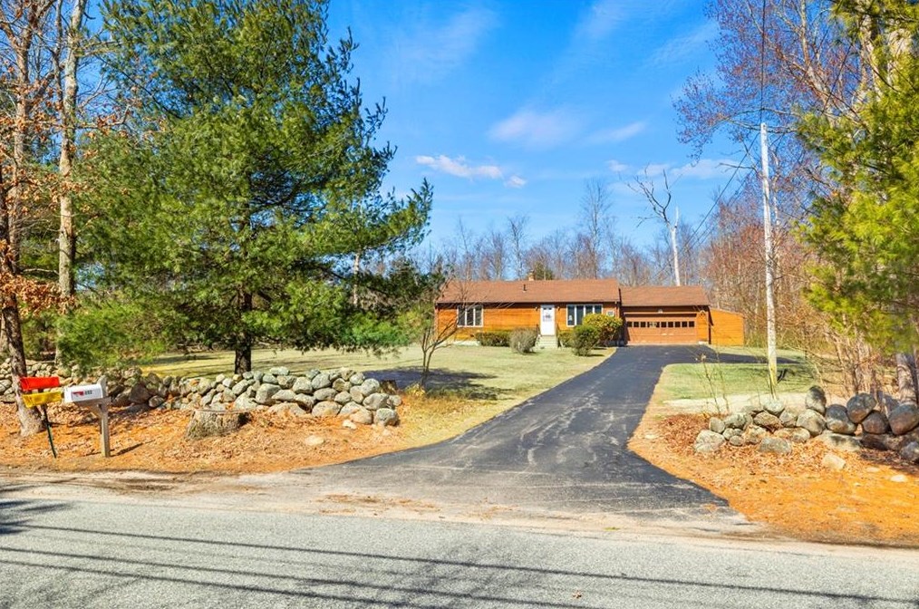 102 New London Turnpike, Richmond, RI 02898