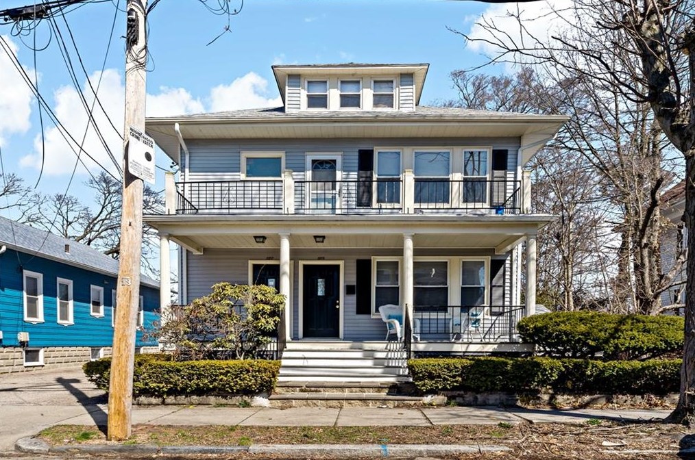 125 Rutherglen Ave, Providence, RI 02907