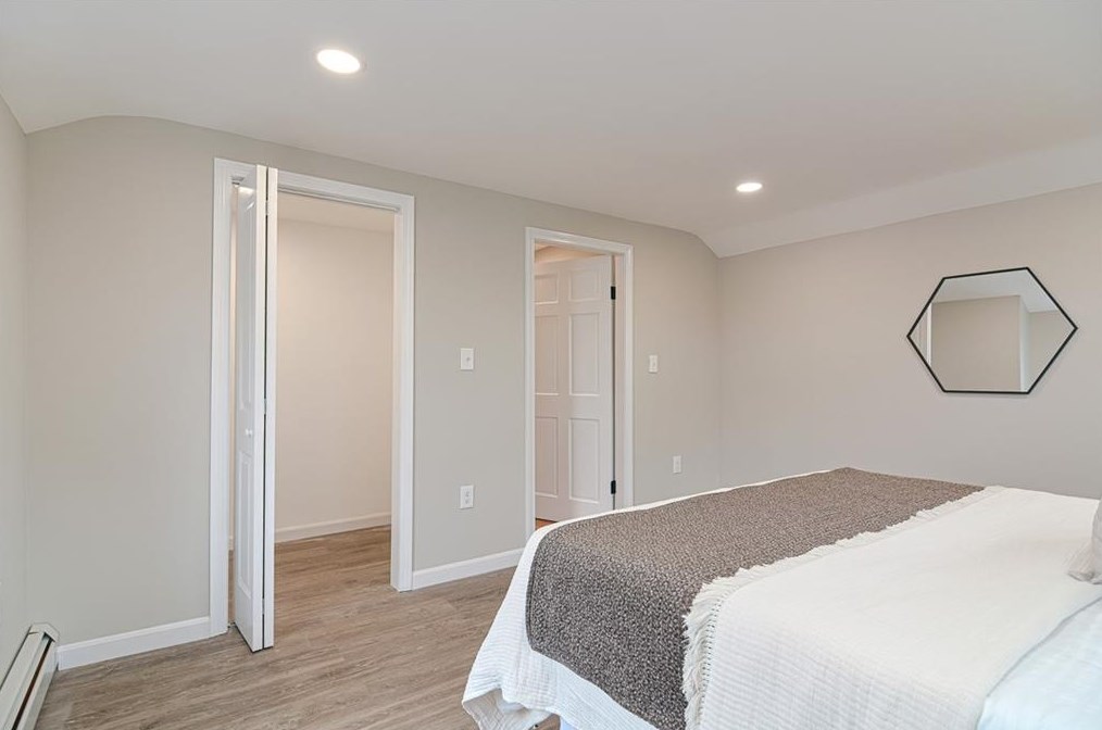 64 Burnside Ave, East Providence RI  02915-3223 exterior