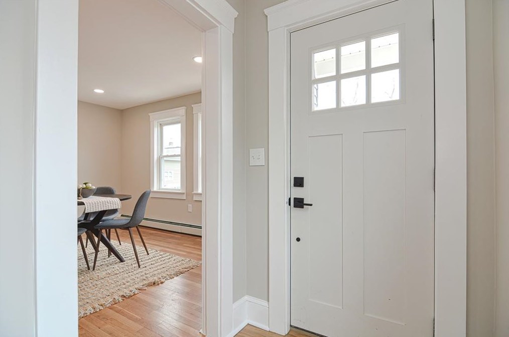 64 Burnside Ave, East Providence RI  02915-3223 exterior