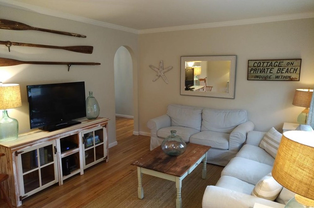 133 Carroll Ave, Middletown, RI 02840