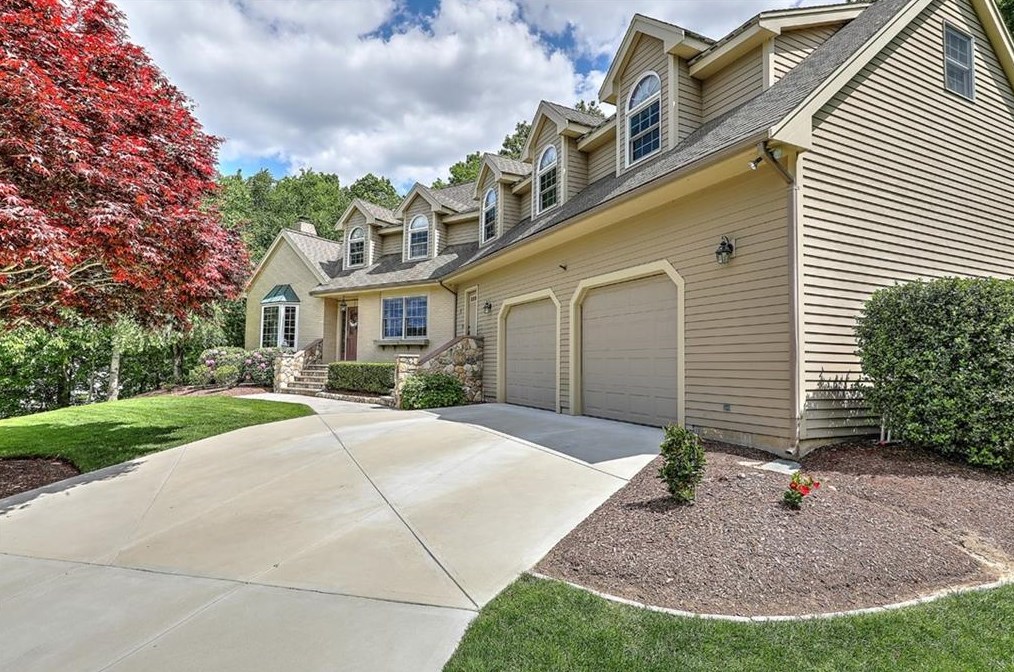 3 Monarch Way, Lincoln, RI 02865