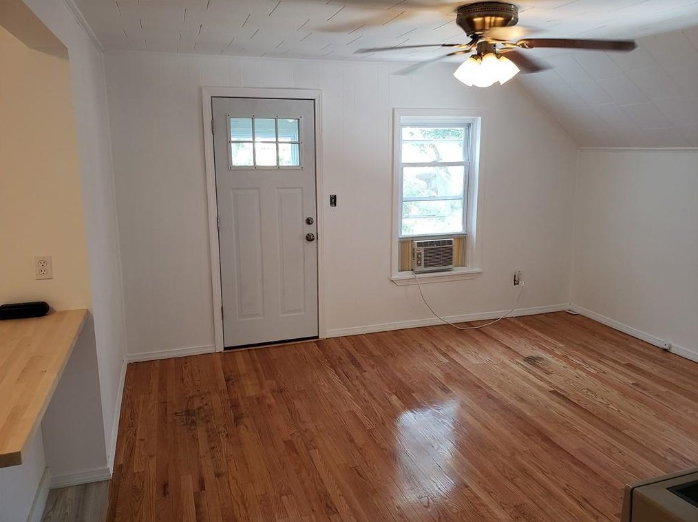120 Mill St, Tiverton, RI 02878