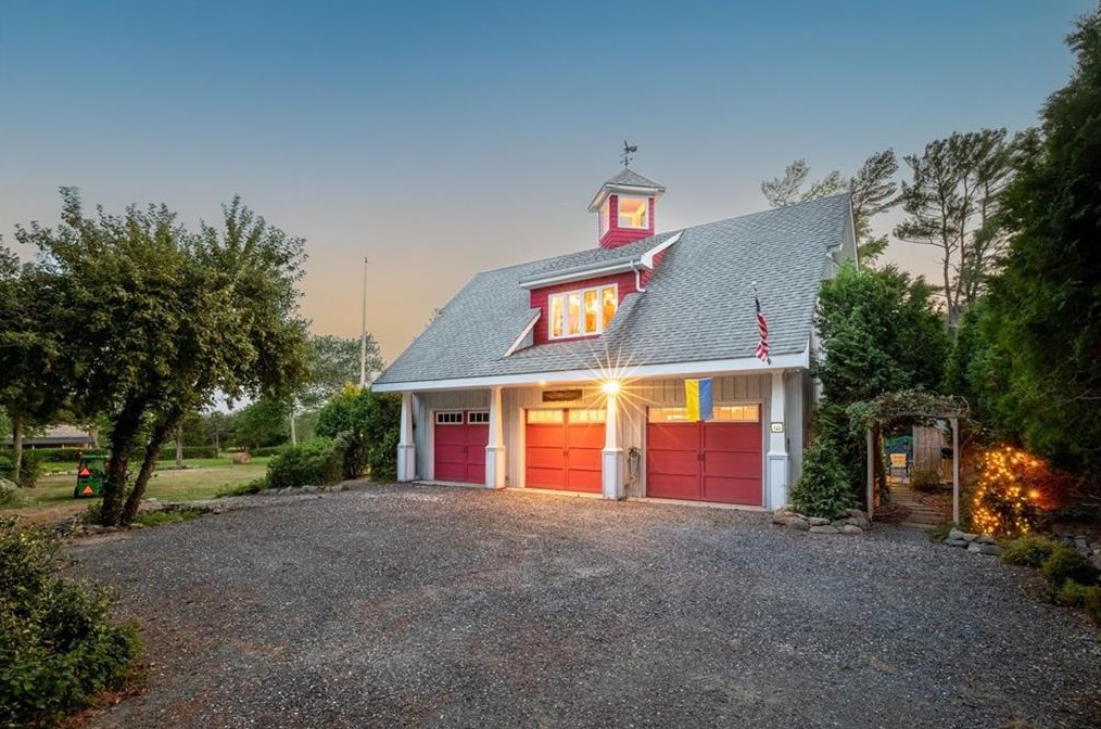 125 Touisset Rd, Warren, RI 02885