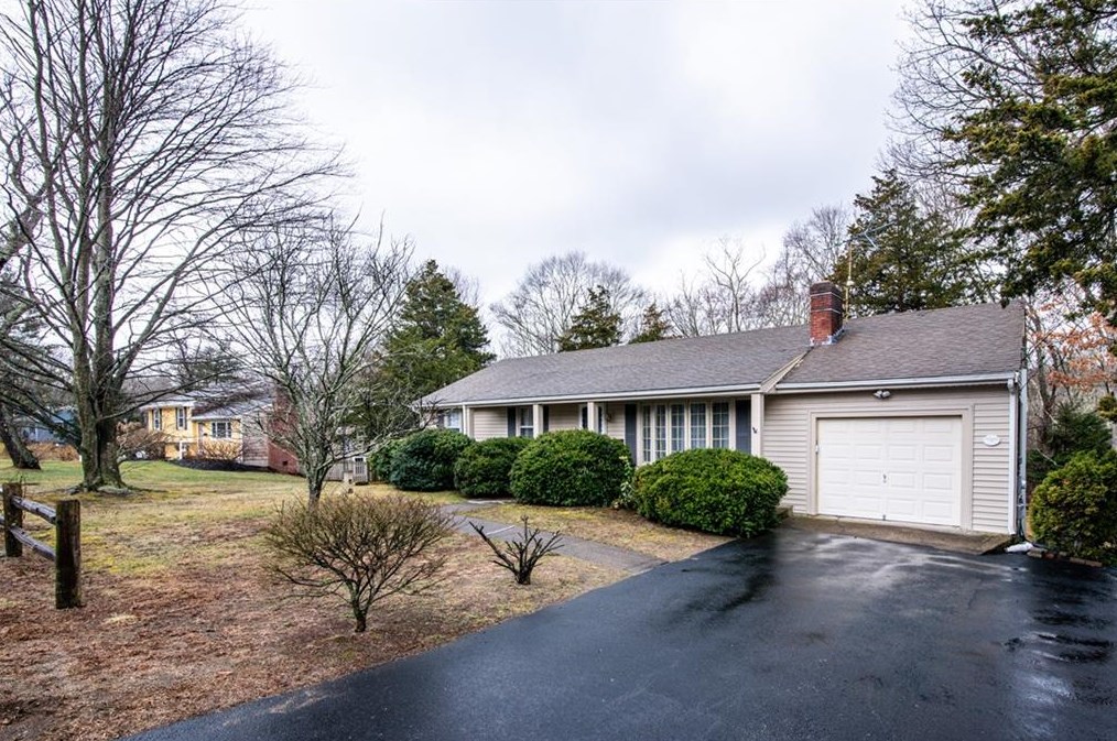 51 Potter Rd, North Kingstown, RI 02852