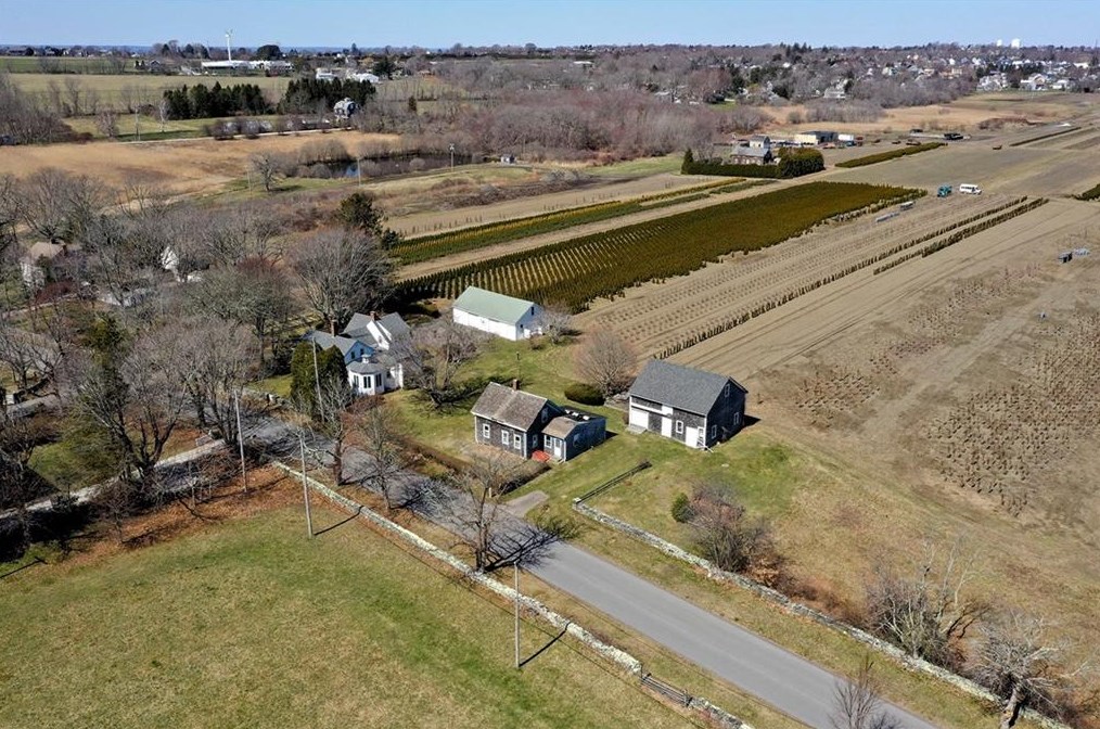 298 Glen Rd, Portsmouth, RI 02871