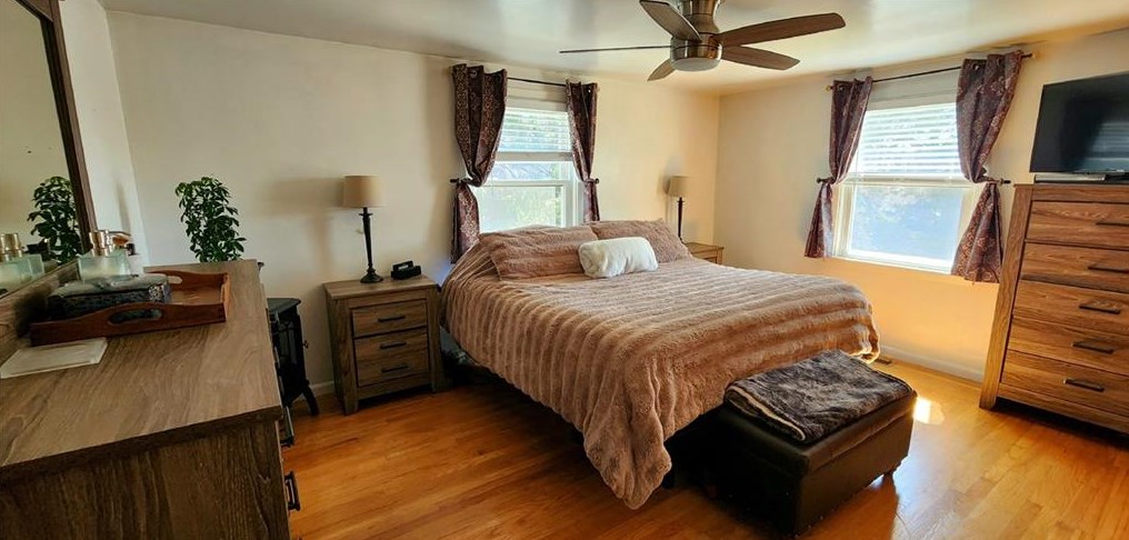420 Auburn St, Cranston RI  02910-4403 exterior