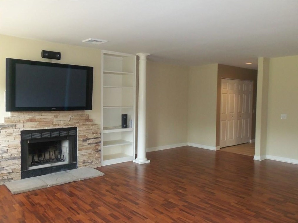 42 Lawton Brook Ln, Portsmouth, RI 02871