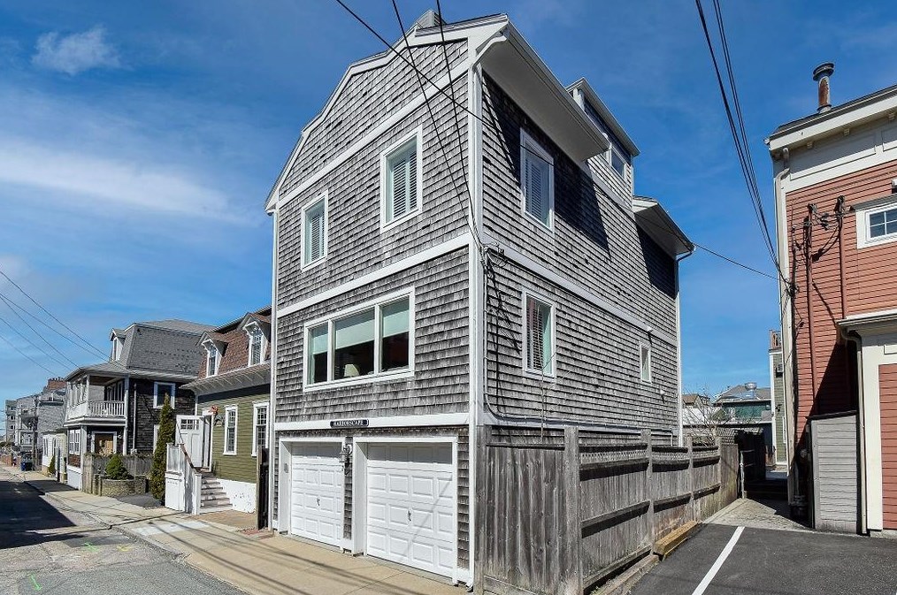 7 Coddington, Middletown, RI 02840