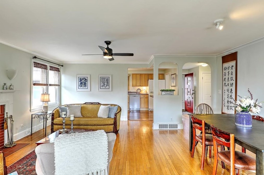 2 Milton Rd, Barrington RI  02806-1102 exterior