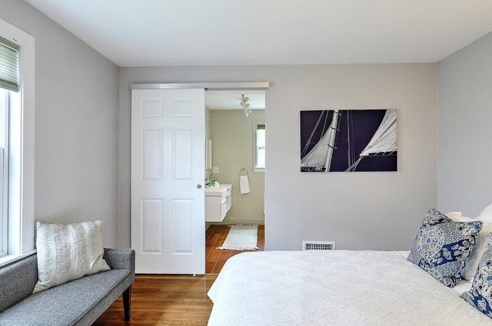 2 Milton Rd, Barrington RI  02806-1102 exterior