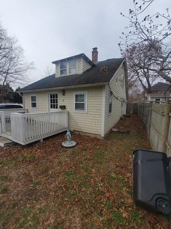 2 Hope Ln, Barrington, RI 02806