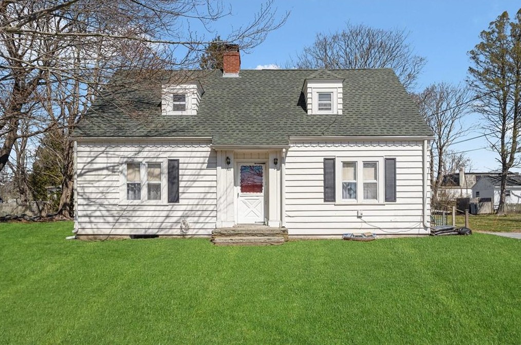 101 Freeborn St #b, Portsmouth, RI 02871