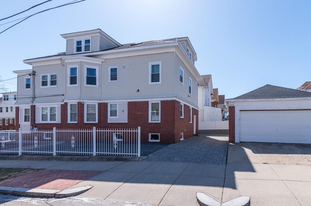 61 Warrington St, Providence, RI 02907