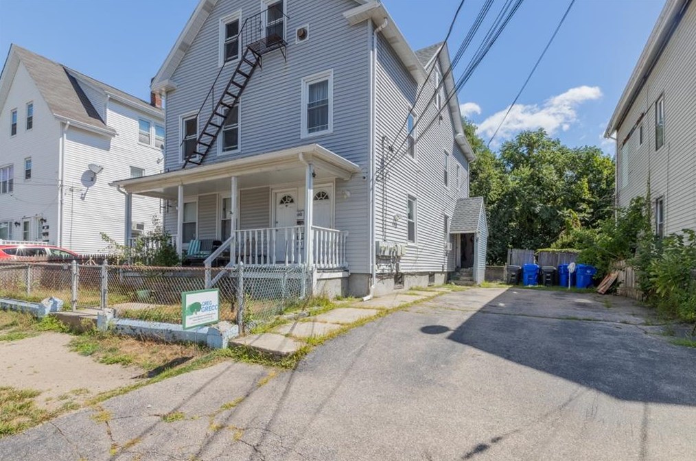228 Rhode Island Ave #1, Pawtucket, RI 02860